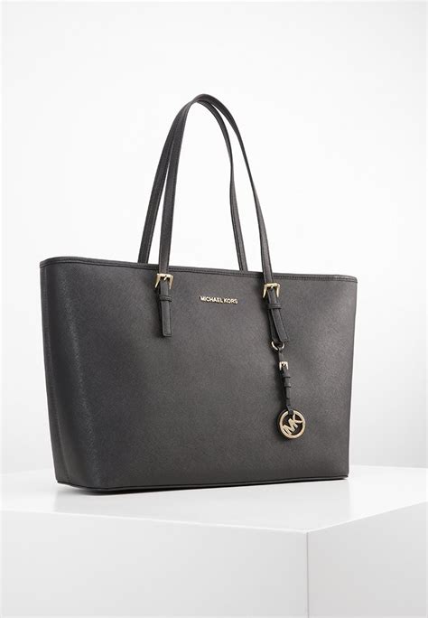 michael kors tas en portemonnee set|Michael Kors jet set bag.